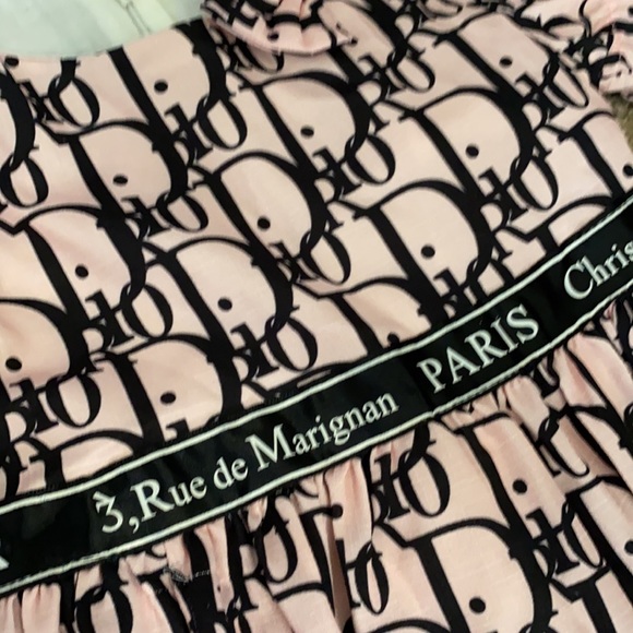 Pink dress - Picture 3 of 5